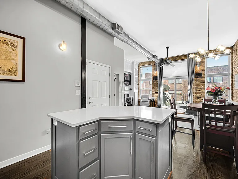 1454 W Fullerton Ave #2 — Photo 10