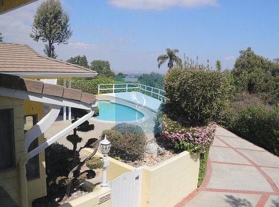 3rd image of 27822 Palos Verdes Dr E