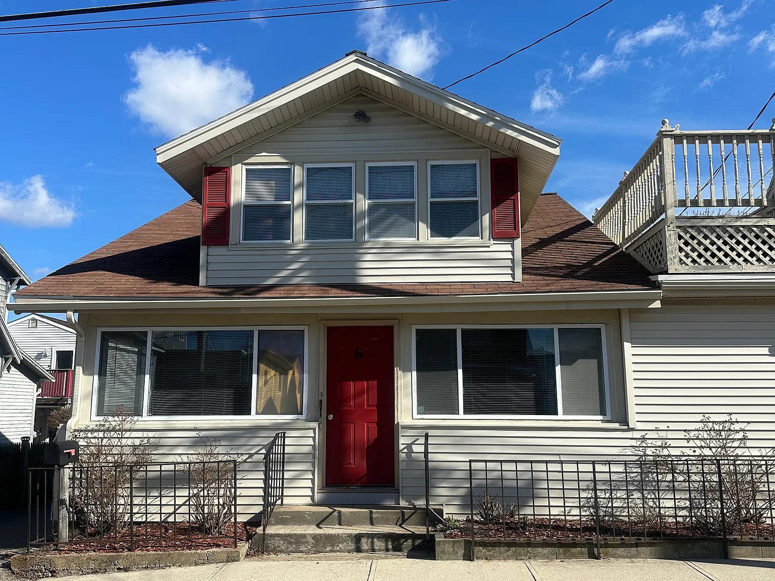 4 bed, 2.5 bath, $4,000 — Photo 1