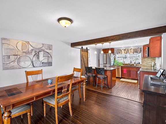 4th image of 1712 Lincoln Ln