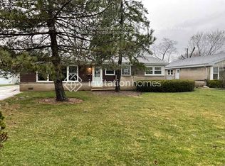 524 Lotus Ln, Glenview, IL 60025