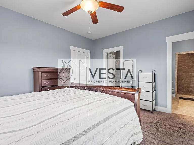 16 Hyde Park Pl — Photo 22