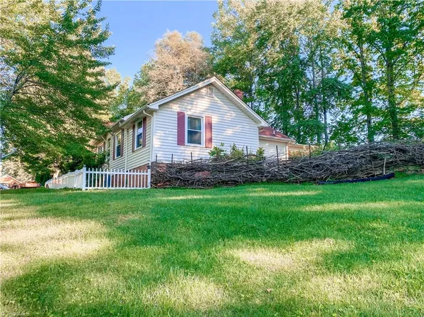 5350 State Highway 704 E, Sandy Ridge, NC 27046