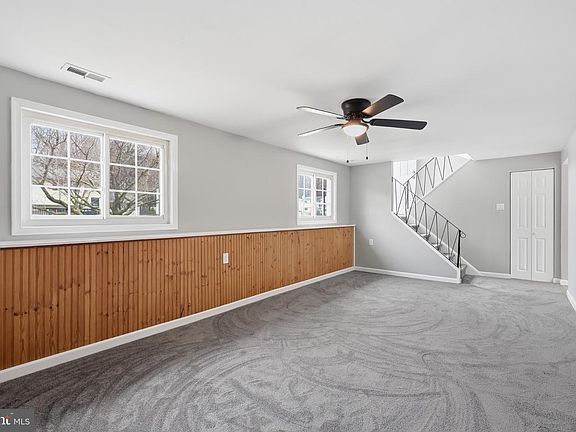 4th image of 22 Raintree Dr