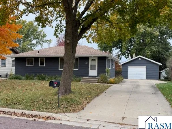 136 Rita Rd, Mankato, MN 56001