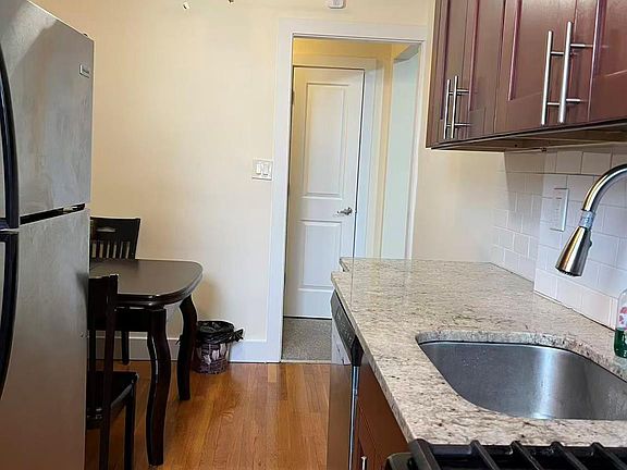 5th image of 15010 71st Avenue #6J