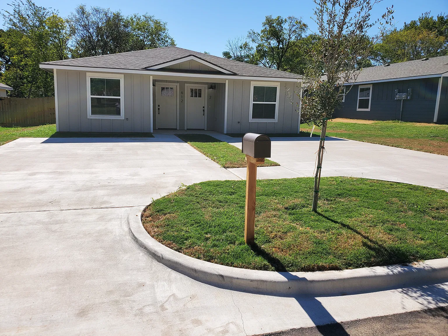 3 bed, 872 sqft, $1,299 — Photo 2