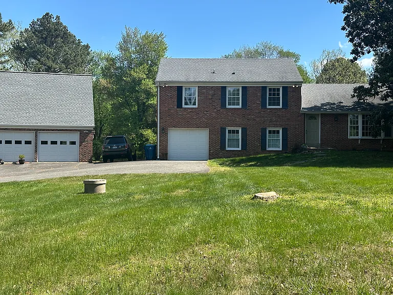 703 Kentland Dr — Photo 40
