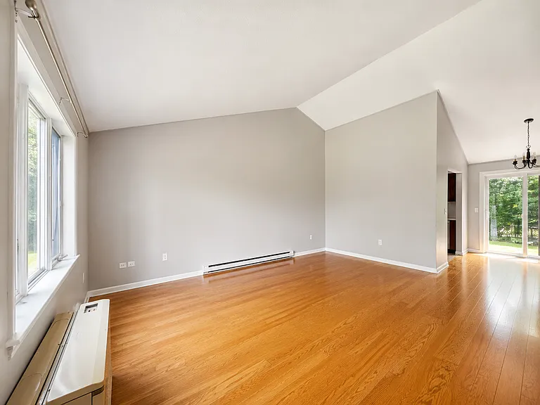 9 Oakview Dr #1 — Photo 16