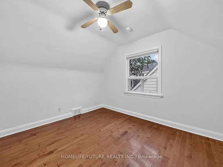 46 Stamford Sq N — Photo 23