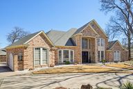 Wellington Oaks Pl-001.jpg