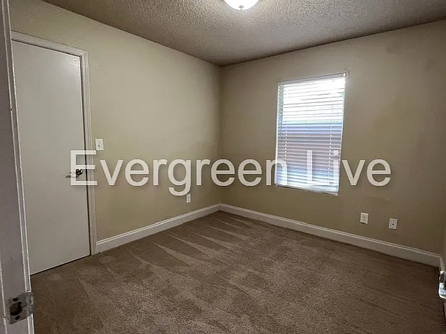 111 Barnsbury Ct — Photo 18