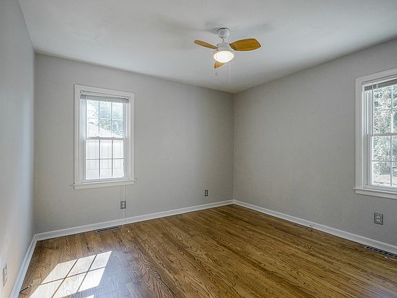 5th image of 605 W 91st St