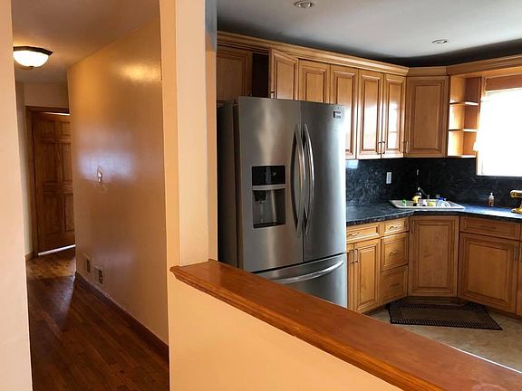 3rd image of 7 Cedarwood Ct #0