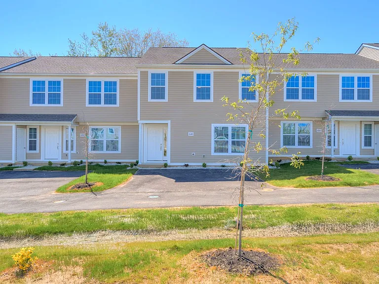 1330 Providence Blvd NW — Photo 1