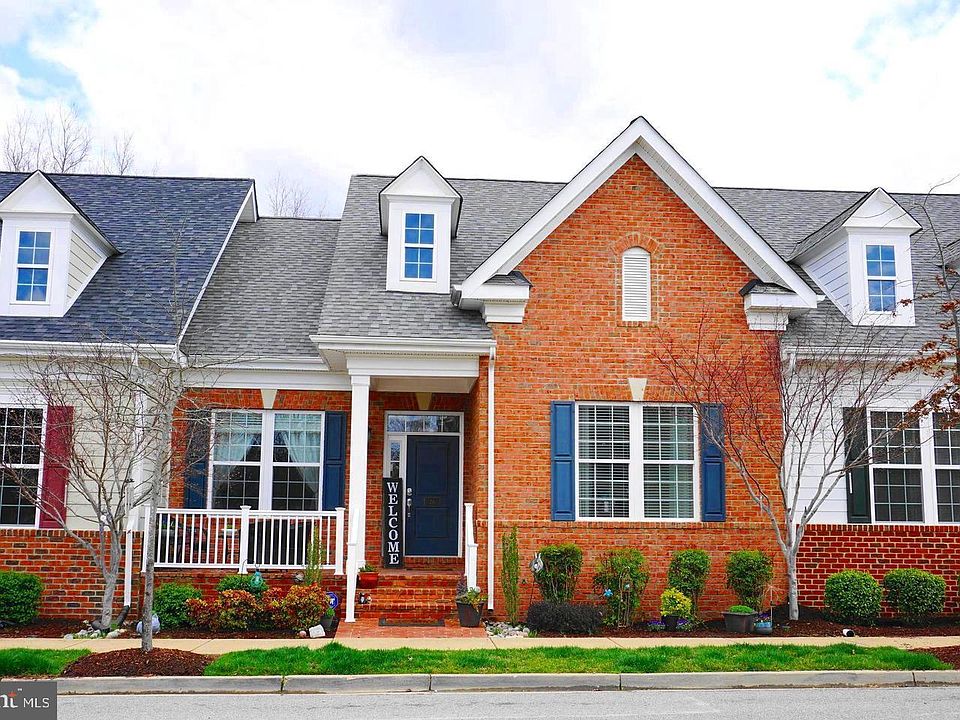 1st image of 28 Steeplechase Dr