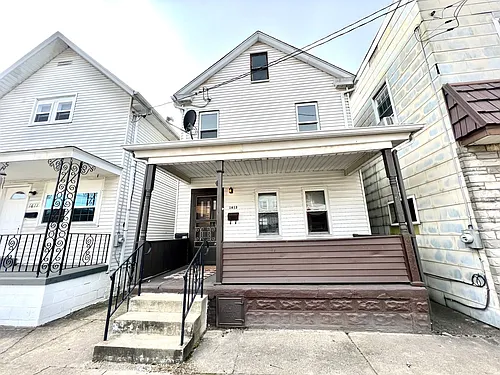 1613 Fourth Avenue (Full Service) Photo 1