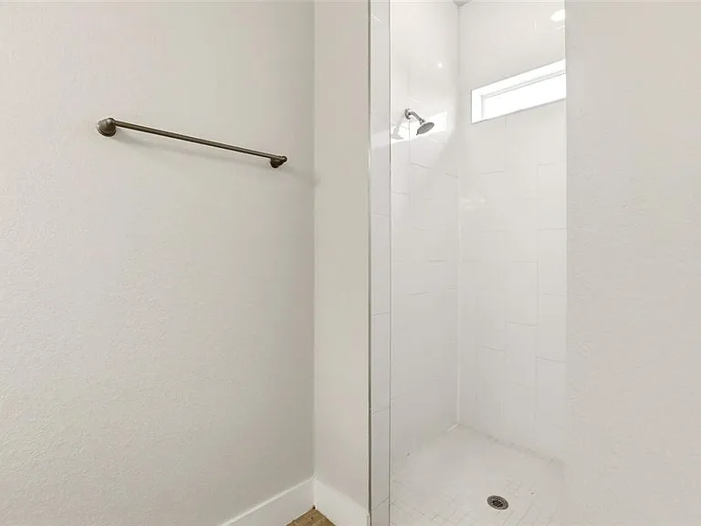 870 Columbia St — Photo 40