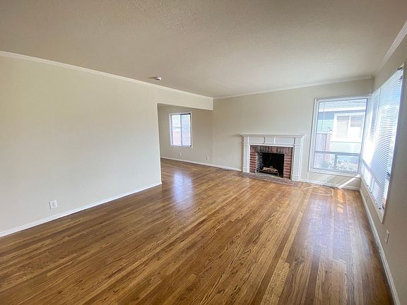 4th image of 106 Toyon Ave