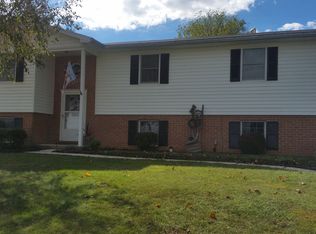 15563 Oak Rd, Waynesboro, PA 17268