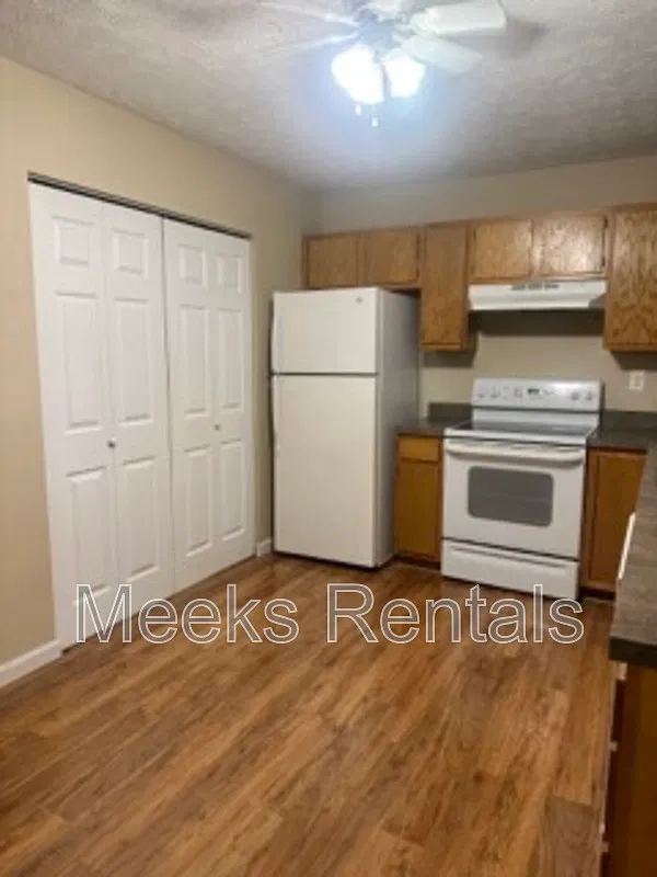 2 bed, 1.5 bath, 1225 sqft, $1,200 — Photo 4