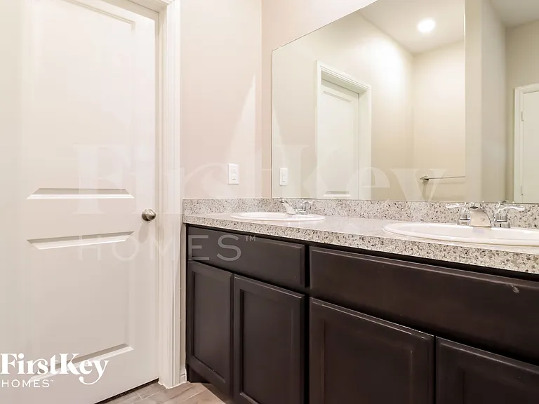 4624 Corktree Ln — Photo 9