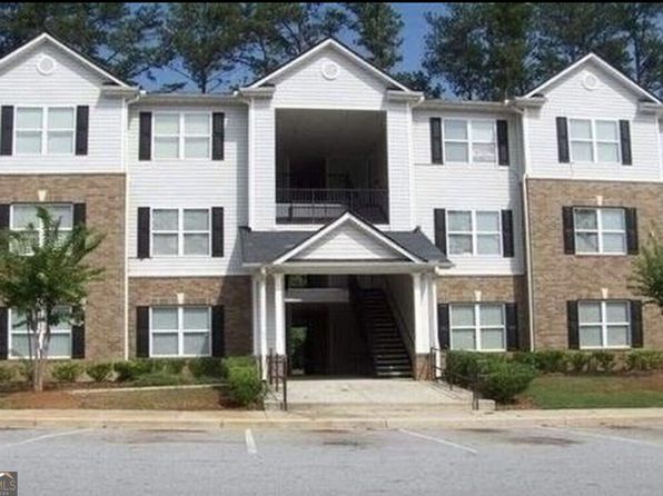 8201 Fairington Village Dr, Lithonia, GA 30038