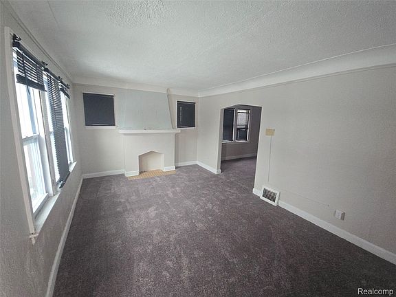 3rd image of 15840 Ardmore St