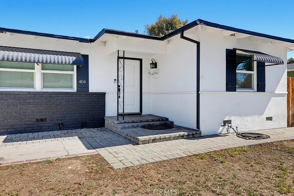 3 bed, 1041 sqft, $3,750 — Photo 3