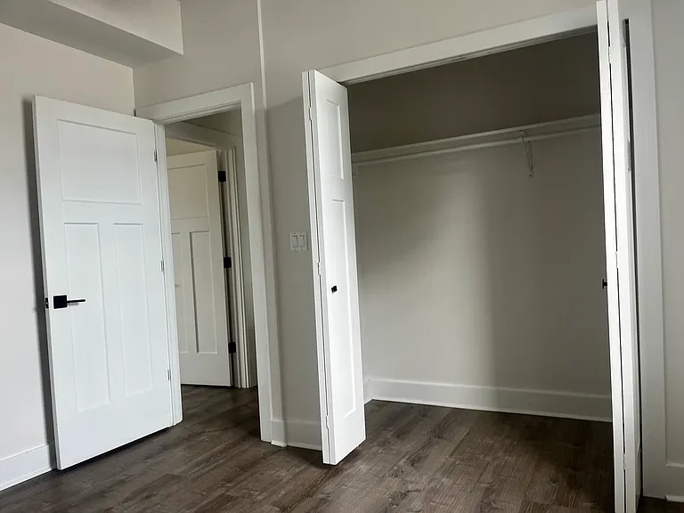5325 N Damen Ave #1 — Photo 10