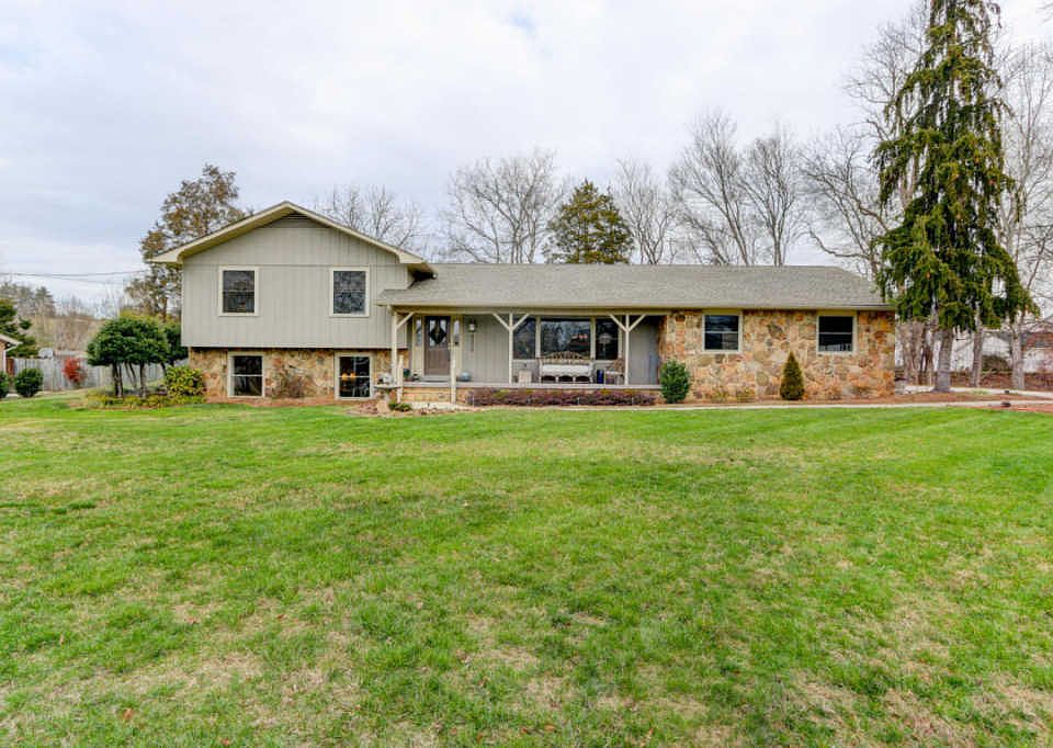 1st image of 5904 Blue Lake Cir