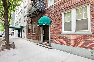 223 East 50th Street in Turtle Bay