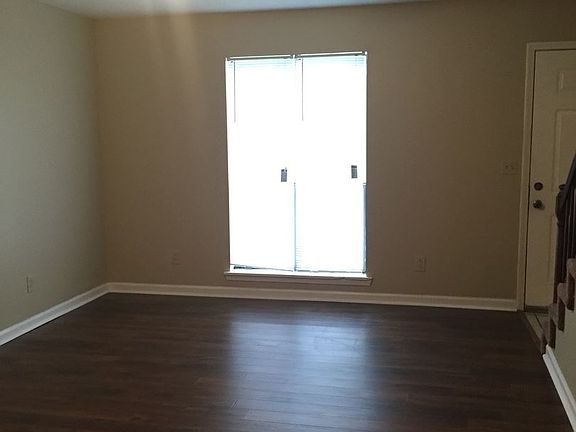 4th image of 1016 Louisville St Ste D