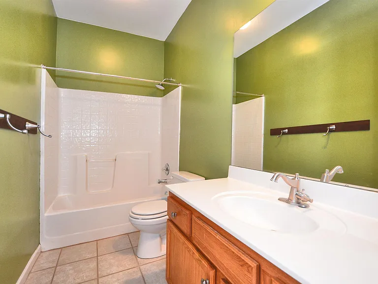 1009 Castlemaine Way — Photo 22