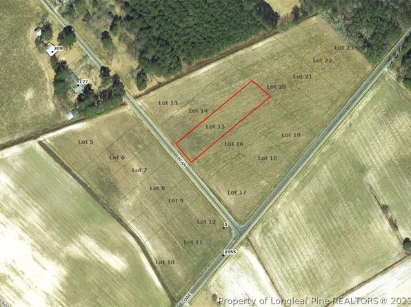 15 Bear Ln, Lumberton, NC 28360
