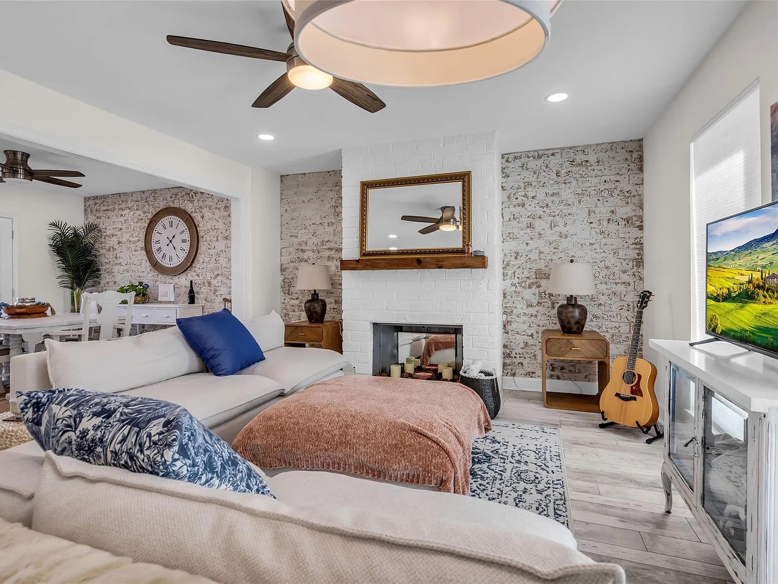 2 bed, 2.5 bath, 1472 sqft, $2,300 — Photo 4