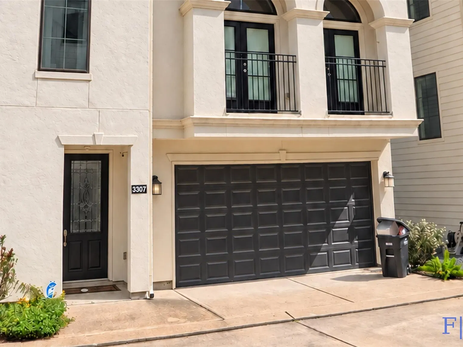 3 bed, 3.5 bath, 2058 sqft, $3,600 — Photo 2