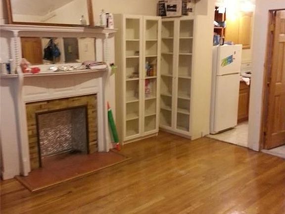 2nd image of 136 W 87th St APT 5