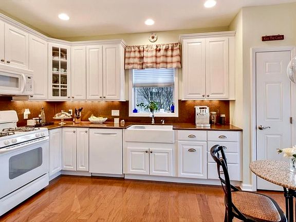 2nd image of 32 Concerto Ct