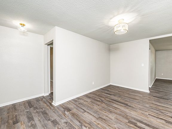 3rd image of 1620 Edna Ave