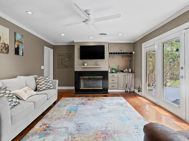 1727 Meadowbrook Rd — Photo 4