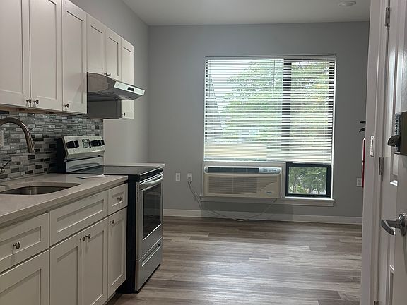 2nd image of 65 Auburn St