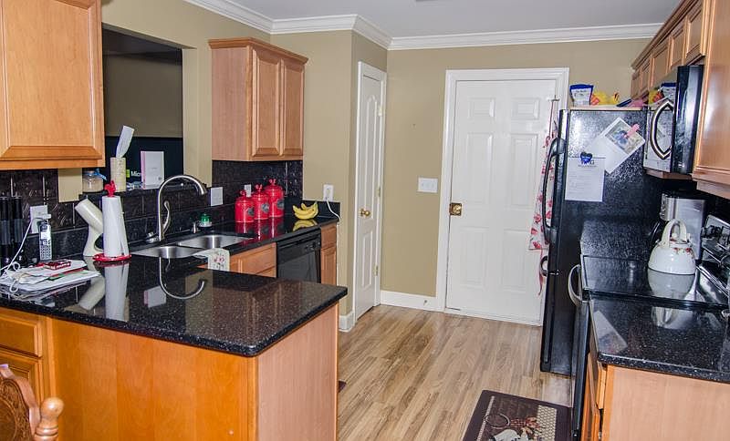 2nd image of 2201 Newport Dr