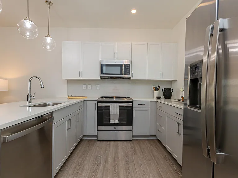 CHEF-INSPIRED SMART KITCHENS