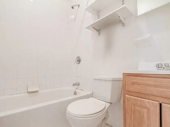 5th image of 1215 Atlantic Ave #1