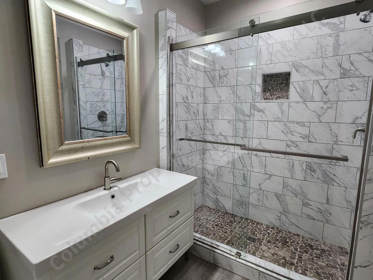 2 bed, 1240 sqft, $2,050 — Photo 3