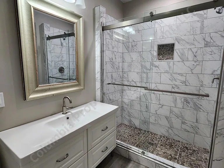3015 Clark St — Photo 3