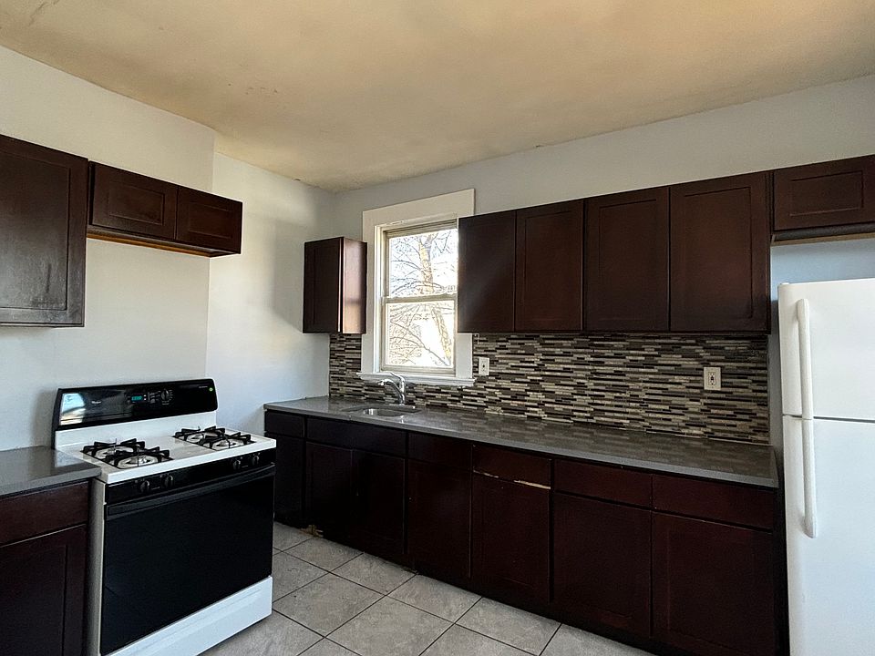 1st image of 116 22nd St Floor 1