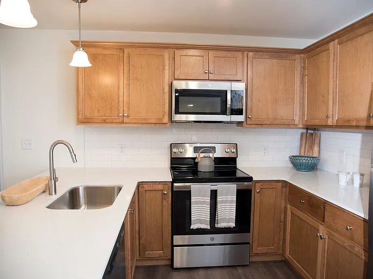 Apartments On Main — Photo 11