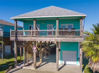 2569 Palm Dr, Crystal Beach, TX 77650
